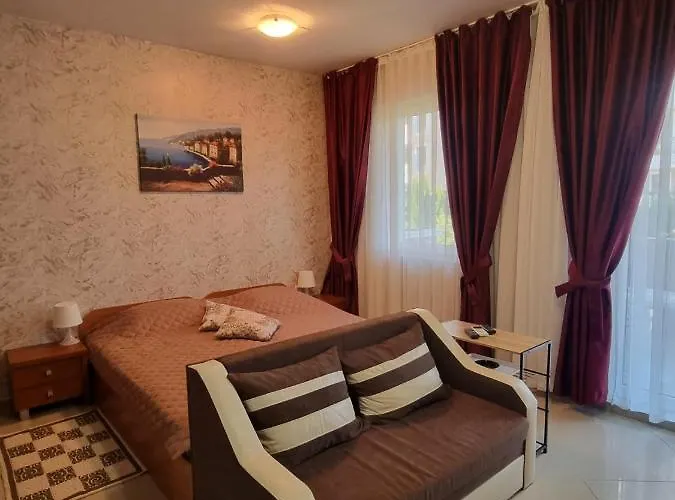 Domus Extra Апартамент *